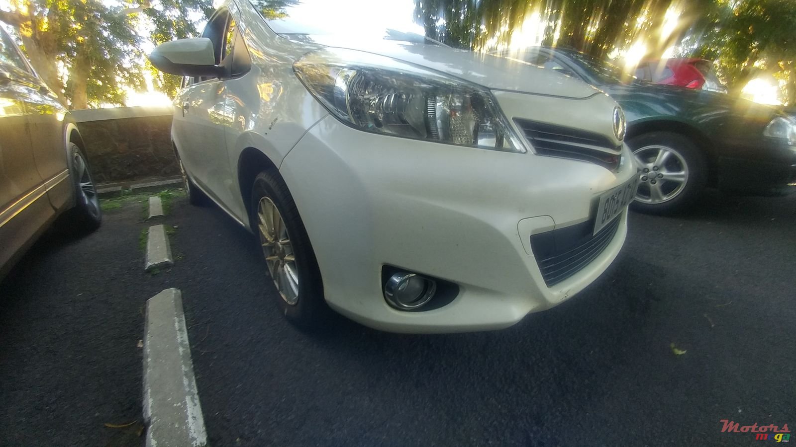 2012' Toyota Vitz photo #1