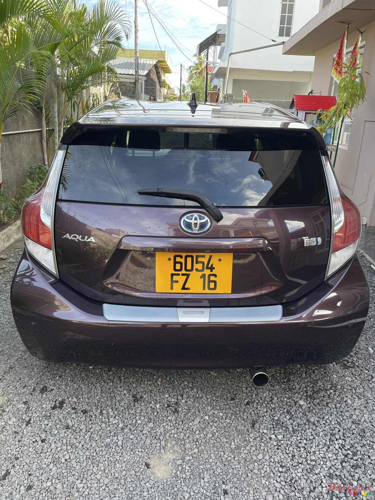 2016' Toyota Aqua photo #1