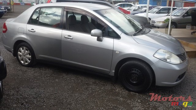 2006' Nissan Tiida no photo #1