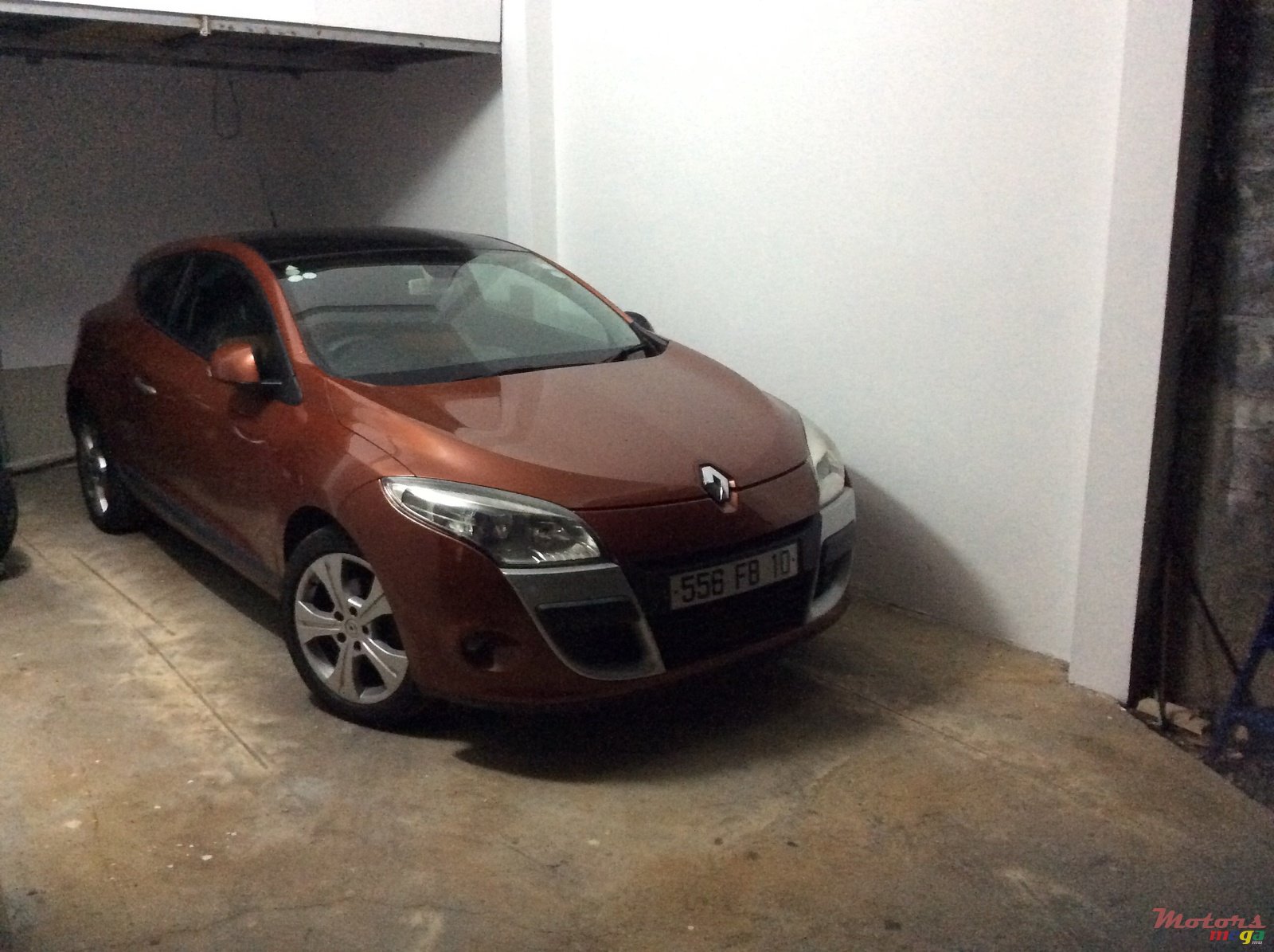 2010' Renault Megane photo #1