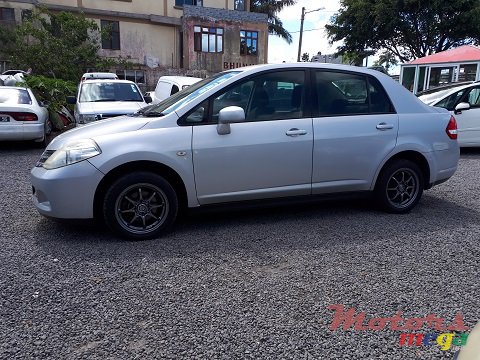 2009' Nissan Tiida photo #4