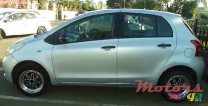 2007' Toyota Yaris photo #1