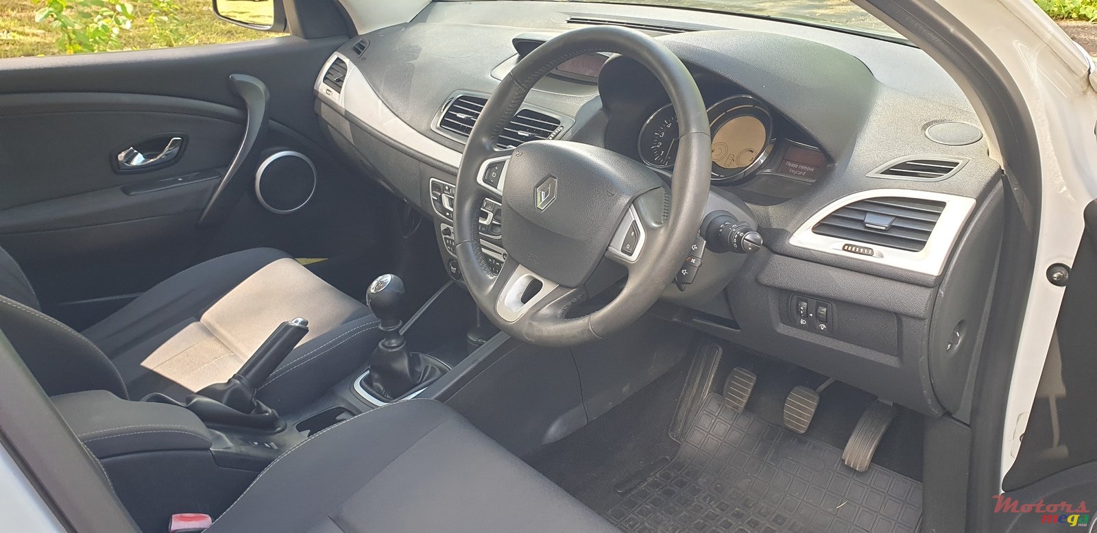 2012' Renault Megane photo #6