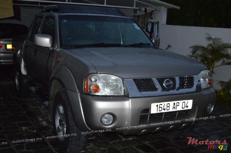 2004' Nissan Hardbody photo #2