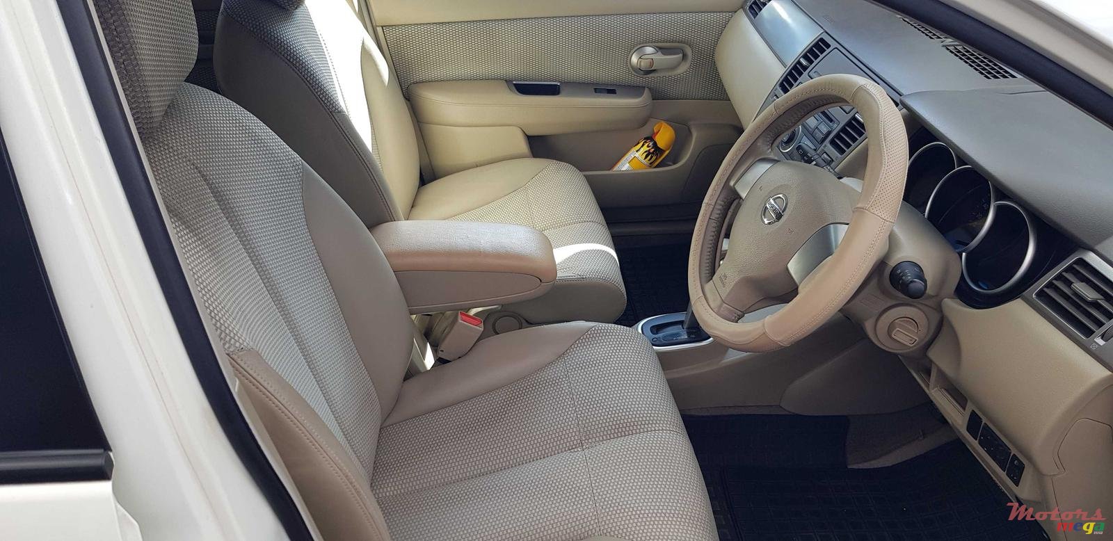 2007' Nissan Tiida photo #2