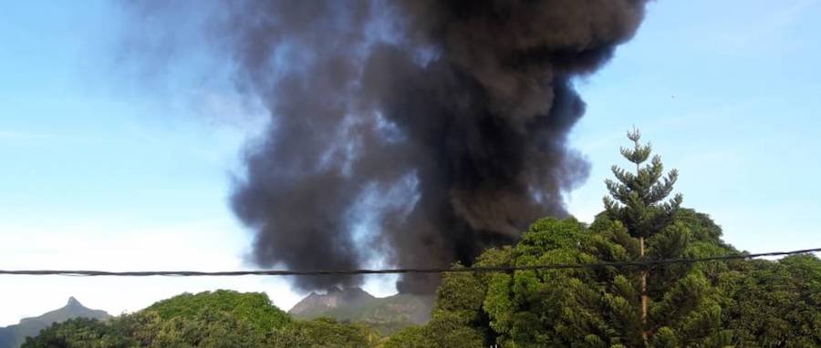 Incendie à Pailles : une épaisse fumée aperçue à des kilomètres