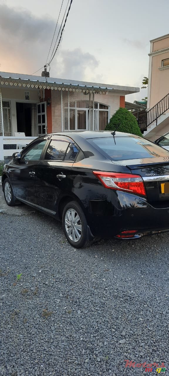 2016' Toyota Yaris photo #2