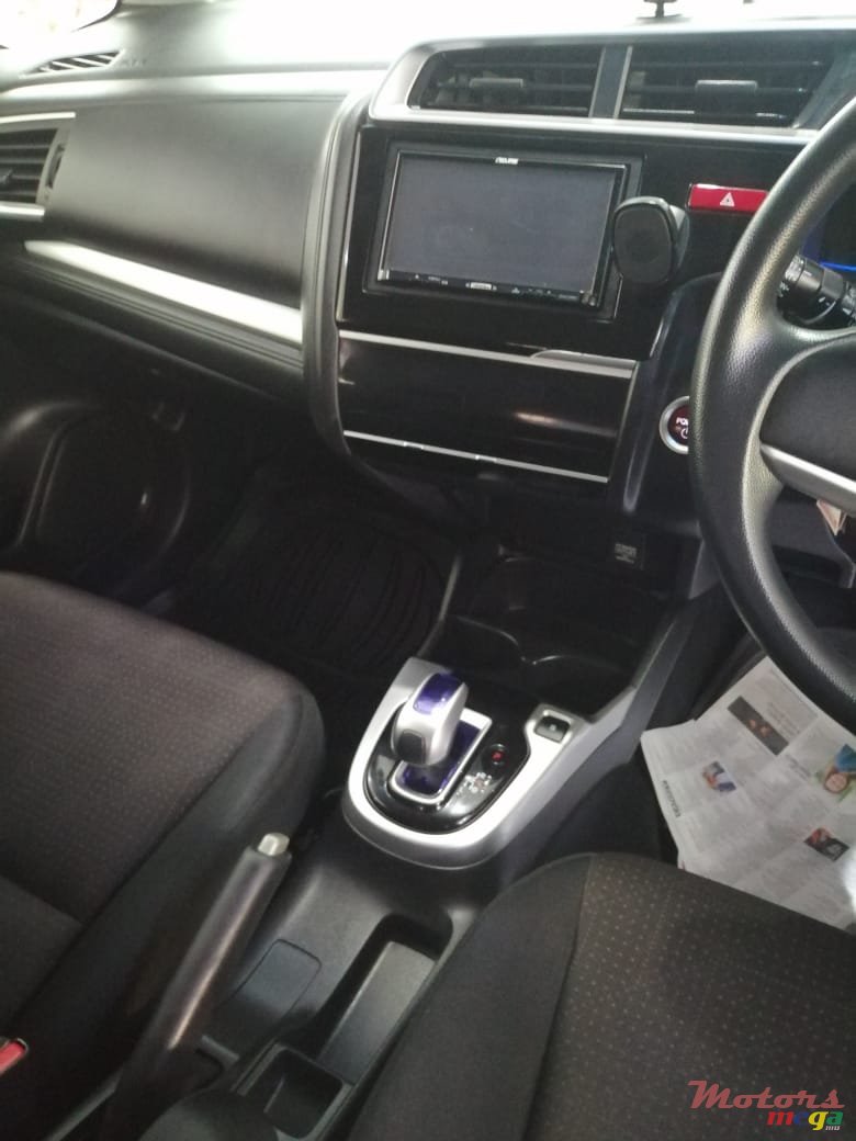 2016' Honda Fit photo #5