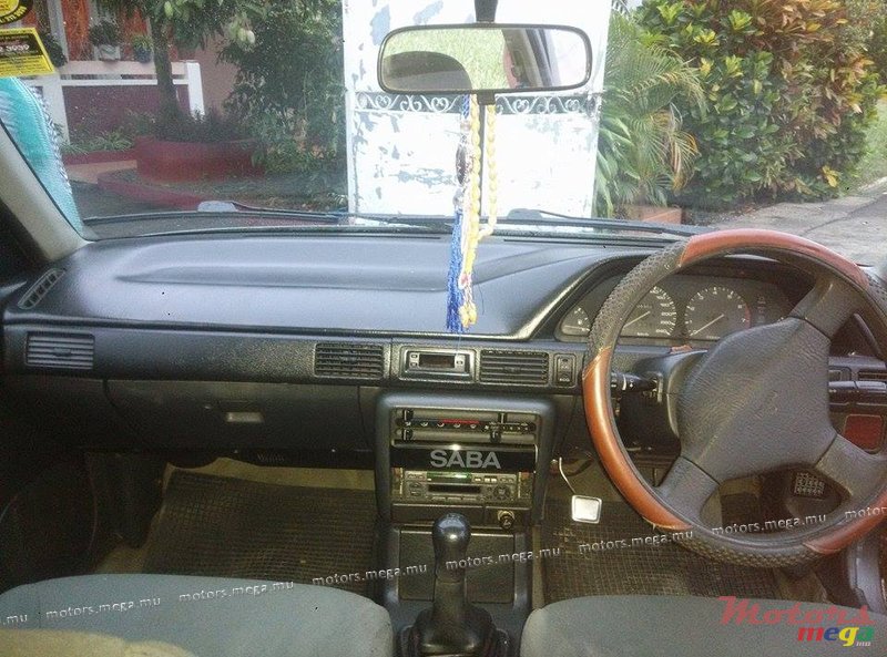 1994' Mazda 323 photo #2