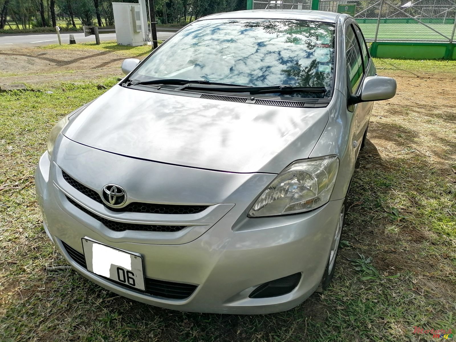 2006' Toyota Yaris photo #1