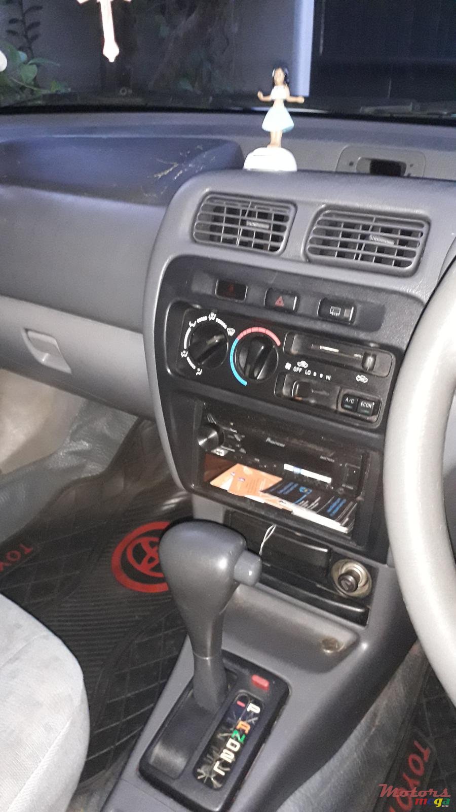 1998' Toyota Starlet photo #3