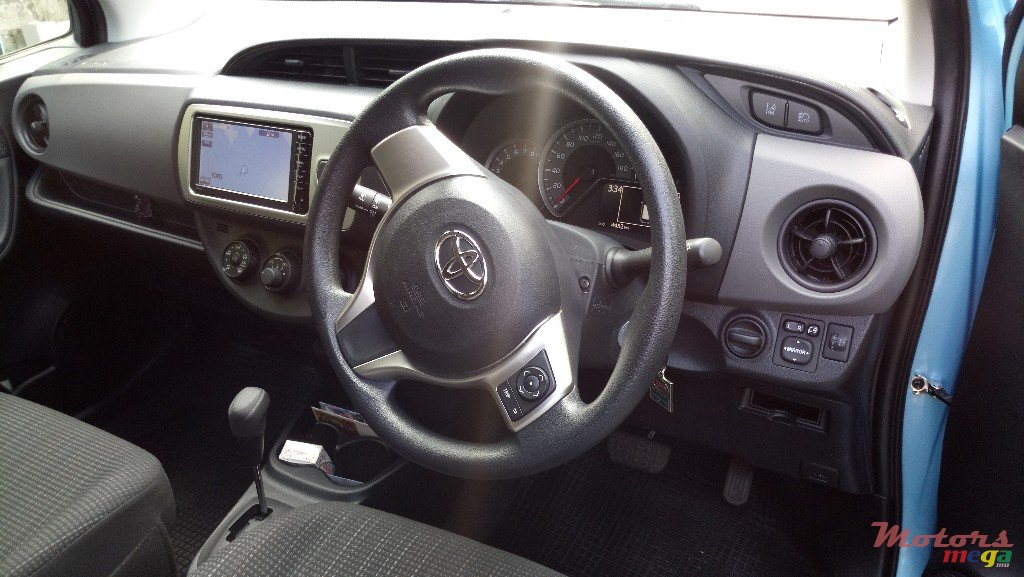 2015' Toyota Vitz photo #5
