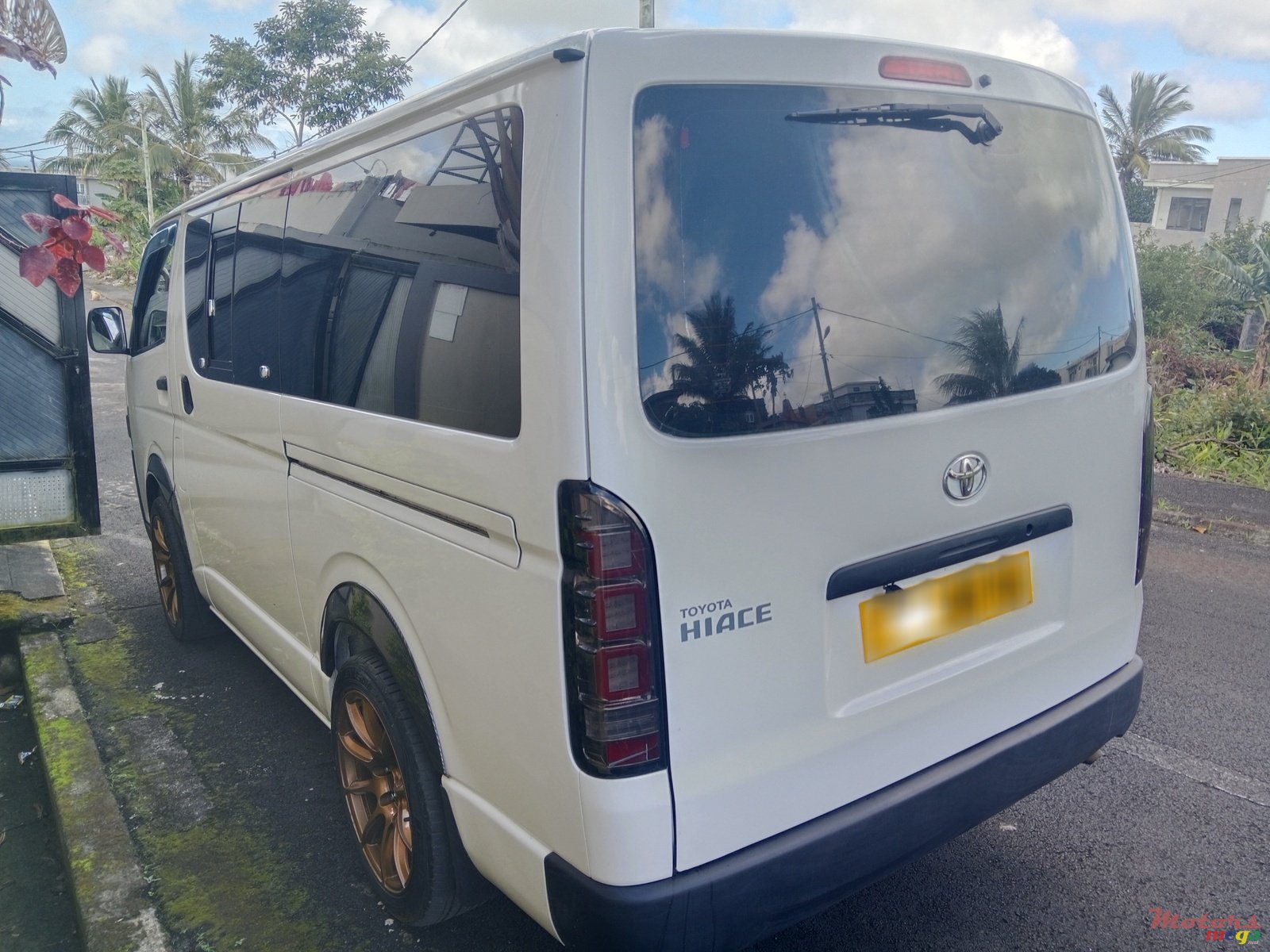 2010' Toyota Hiace photo #4