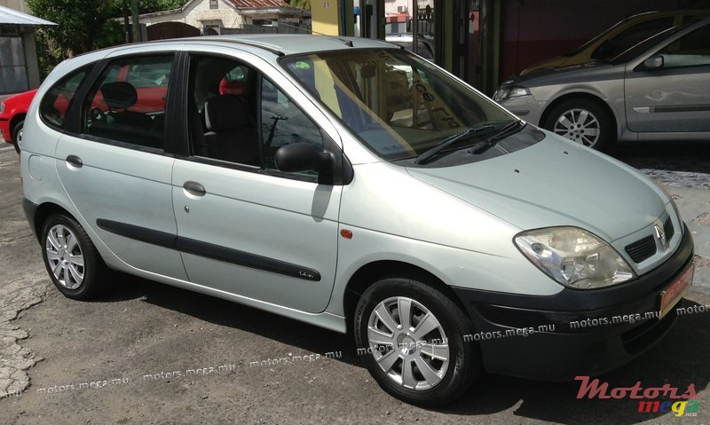 2000' Renault photo #2