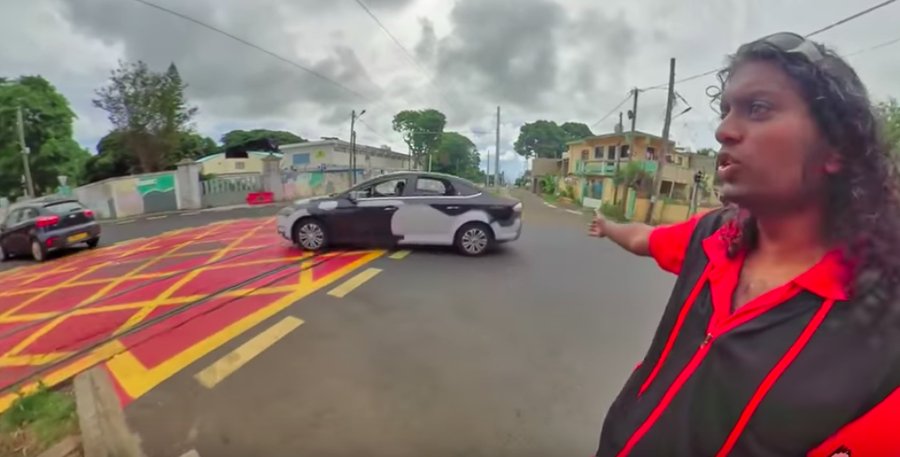 Accident entre le tram et une moto: la vidéo de Reuben Pillay fait le buzz