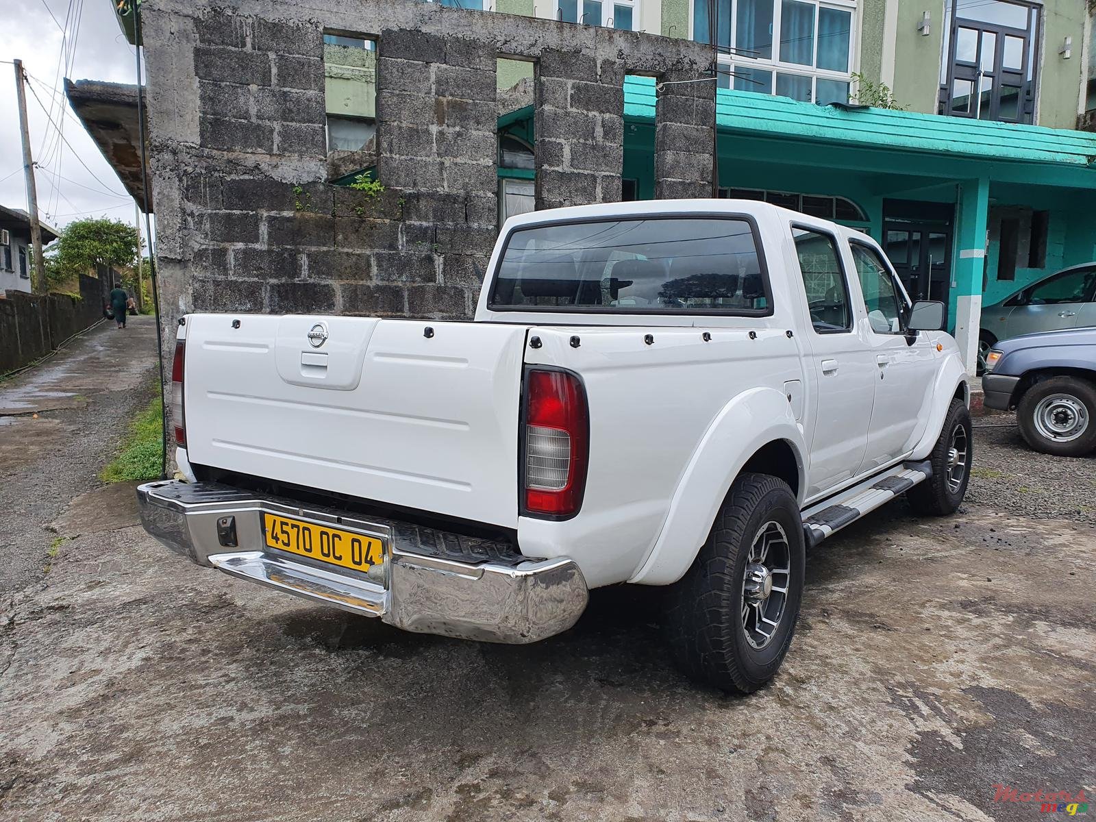 2004' Nissan Pickup Hardbody photo #2