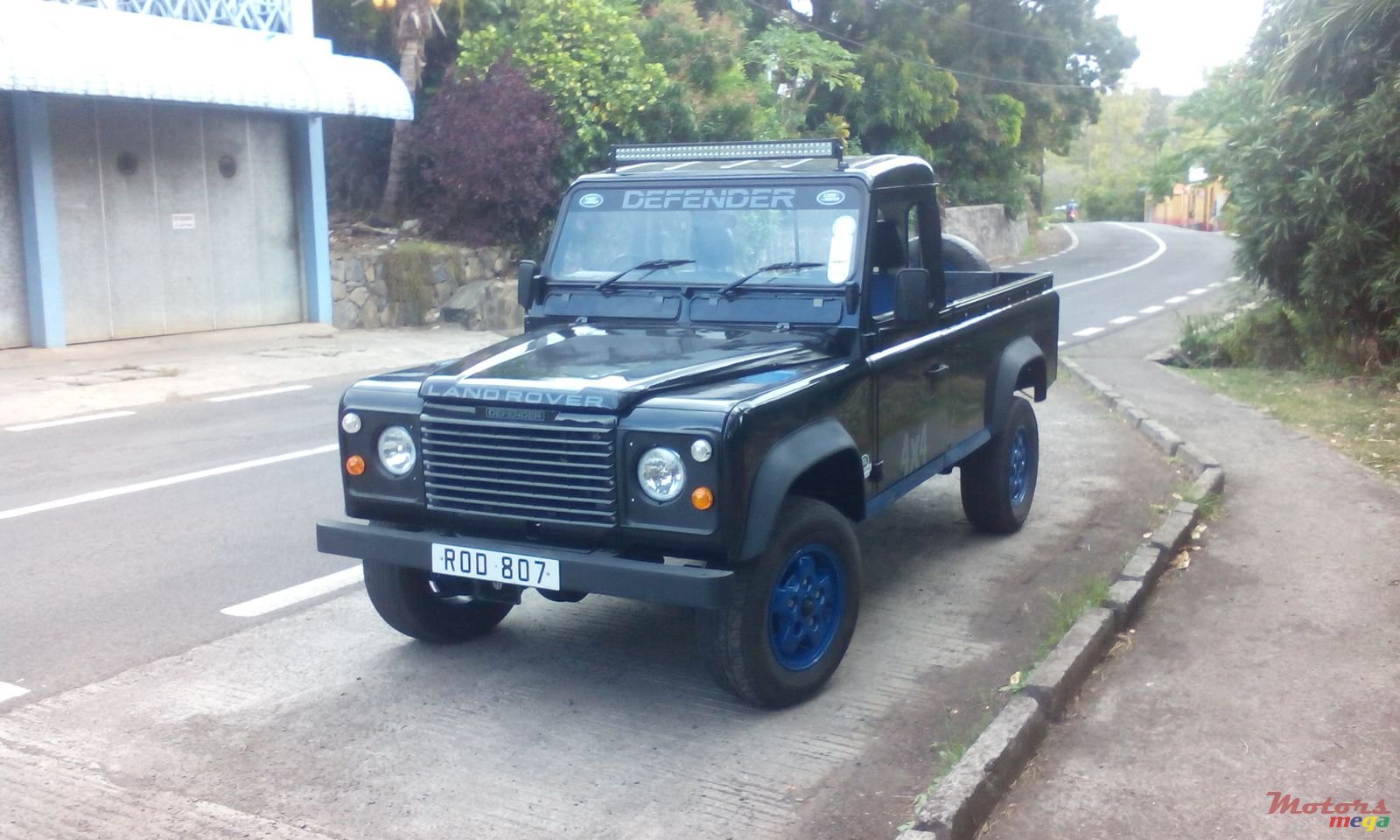 1989' Land Rover Defender 110 photo #2