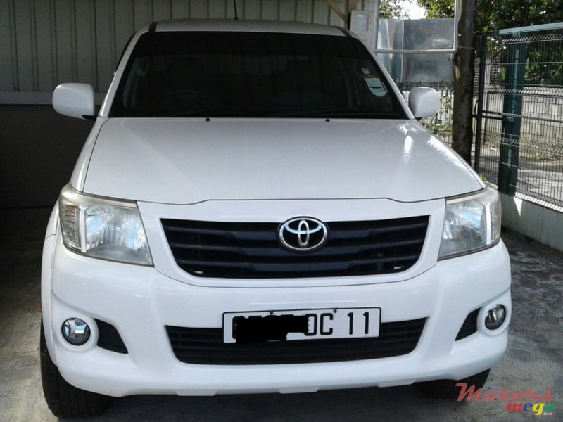 2011' Toyota Hilux No photo #1