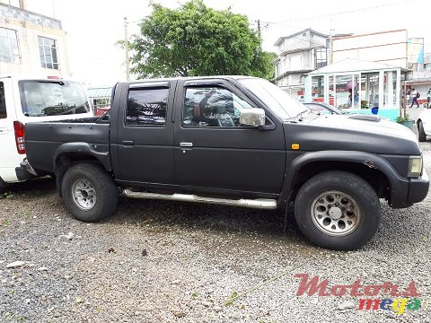 1992' Nissan photo #4