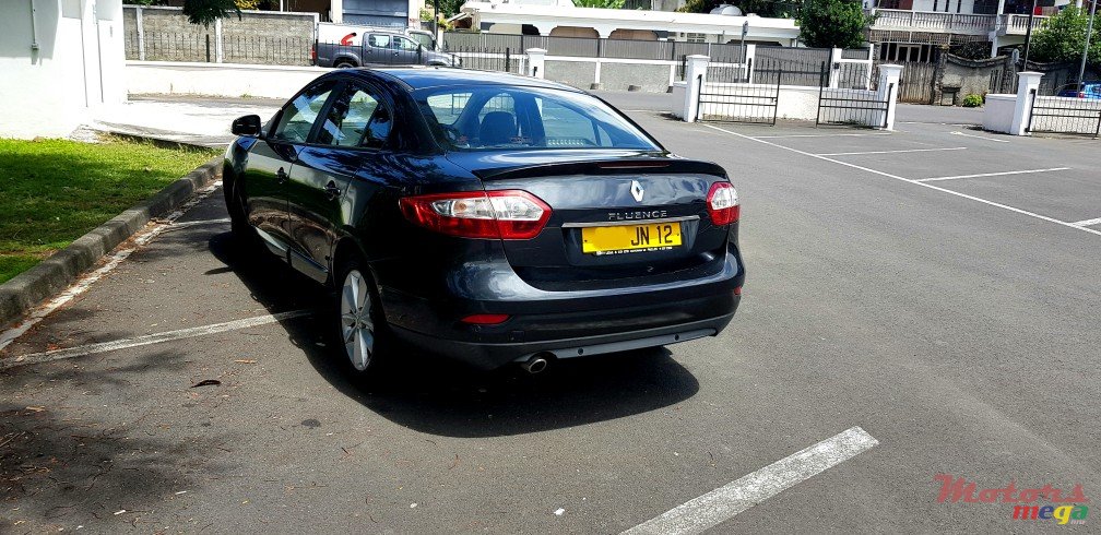 2012' Renault Fluence photo #2