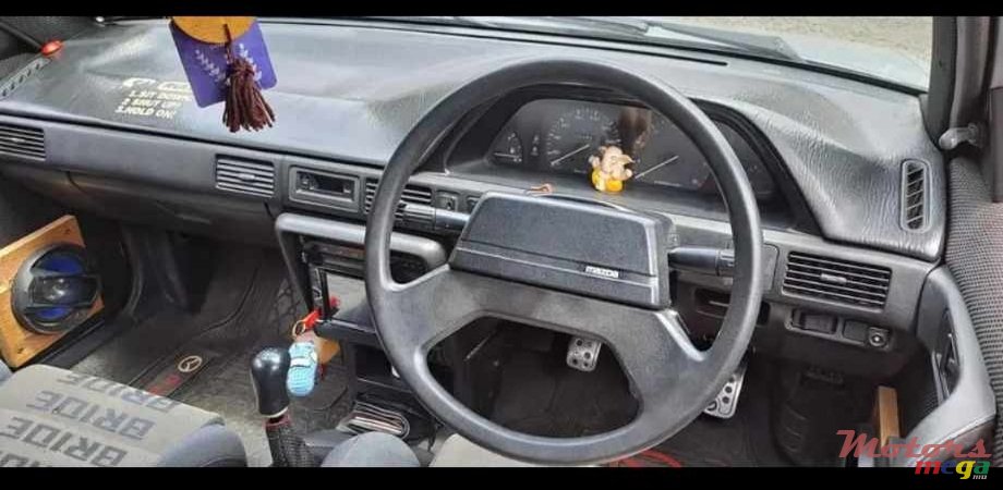 1989' Mazda 323 photo #1