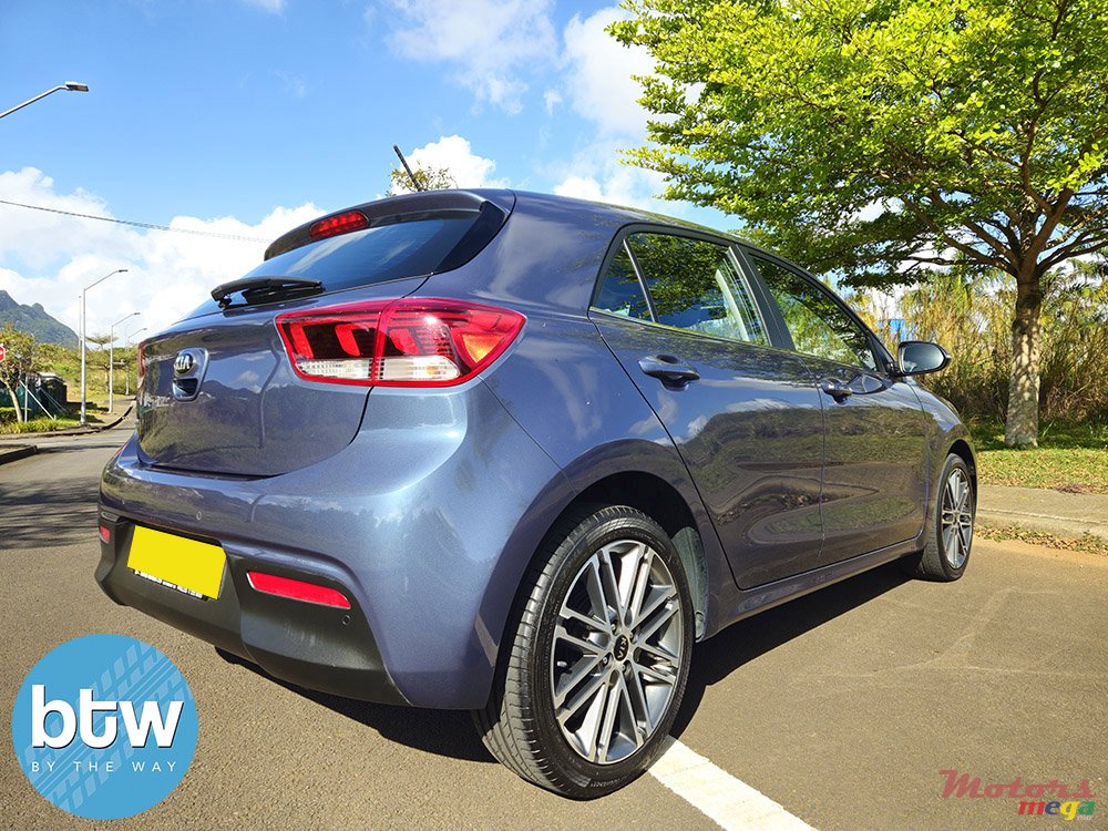 2020' Kia Rio photo #3