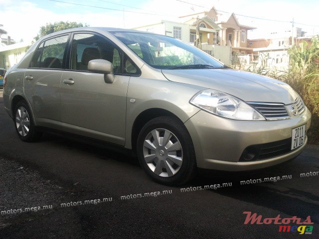 2006' Nissan Tiida photo #1