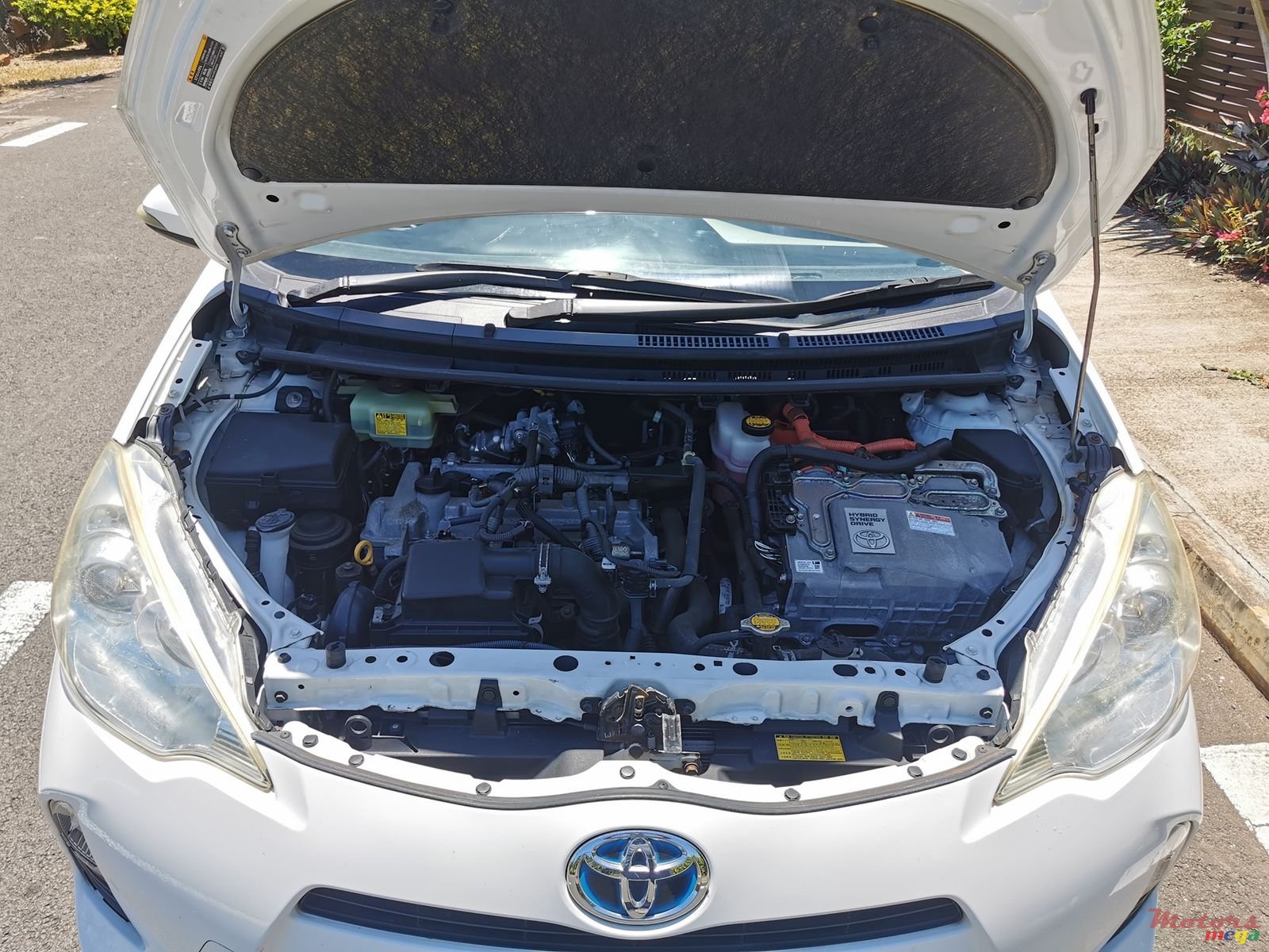 2012' Toyota Aqua photo #5