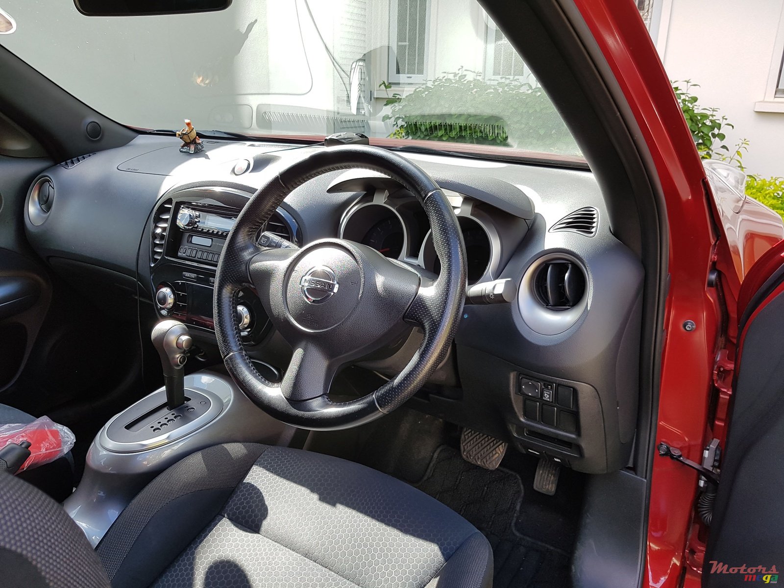 2011' Nissan Juke photo #3