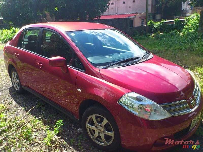 2009' Nissan Tiida photo #1