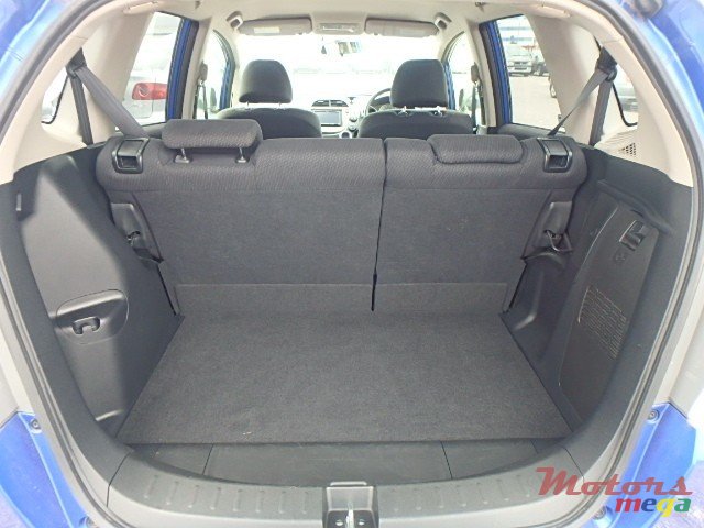 2012' Honda Fit Hybrid photo #5