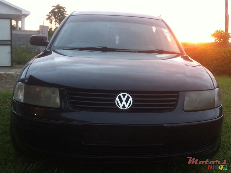 1999' Volkswagen Passat photo #1