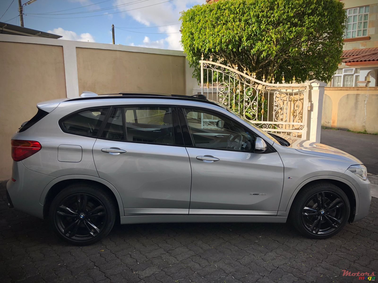 2017' BMW X1 20i photo #3