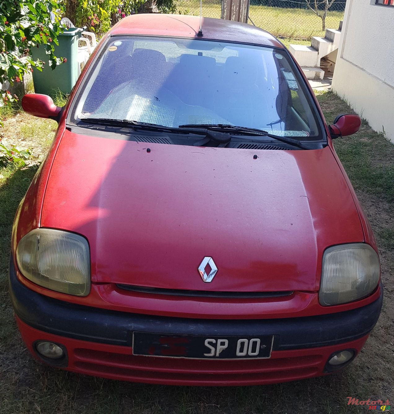 2000' Renault Clio photo #1