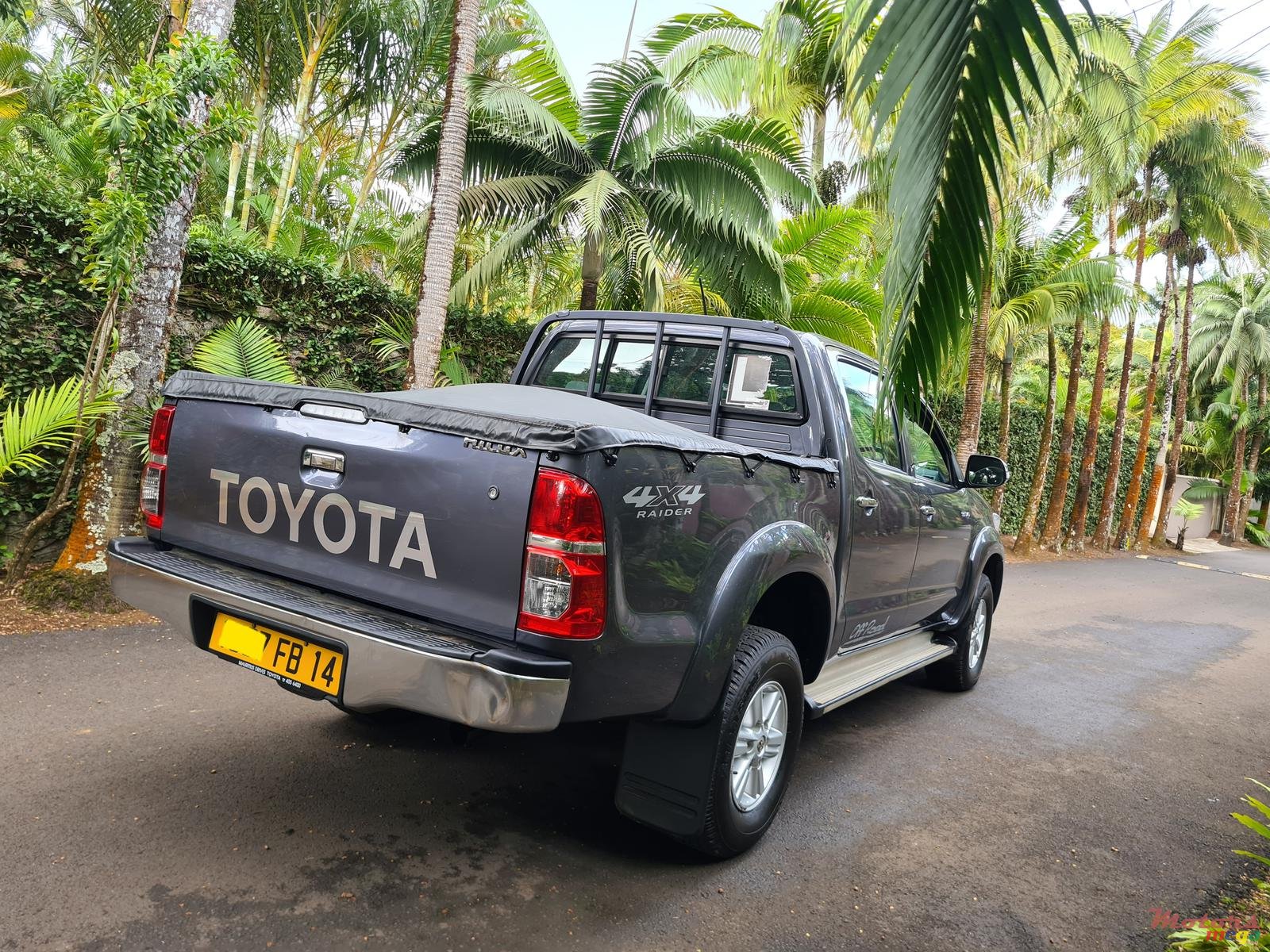 2014' Toyota Hilux 3.0 4x4 photo #5