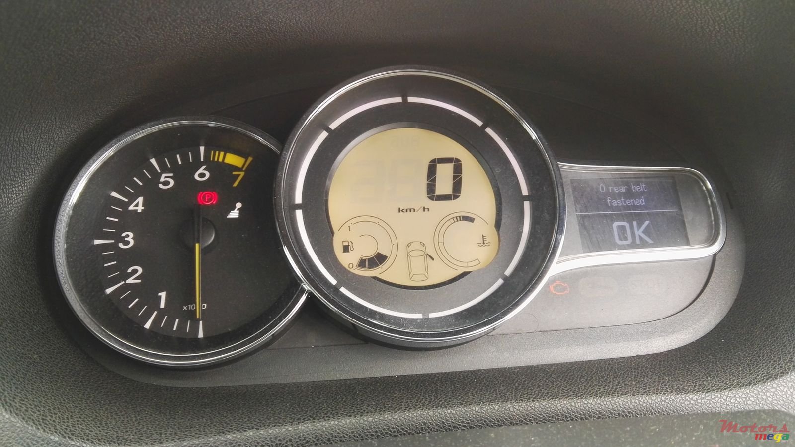 2010' Renault Megane photo #4