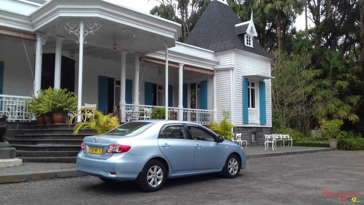 2011' Toyota Axio photo #1