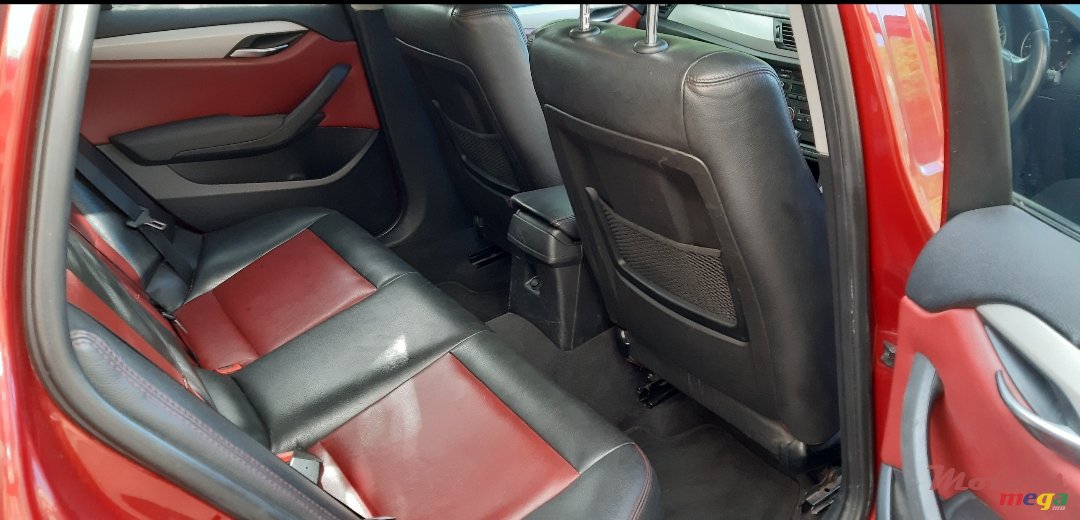 2011' BMW X1 photo #5