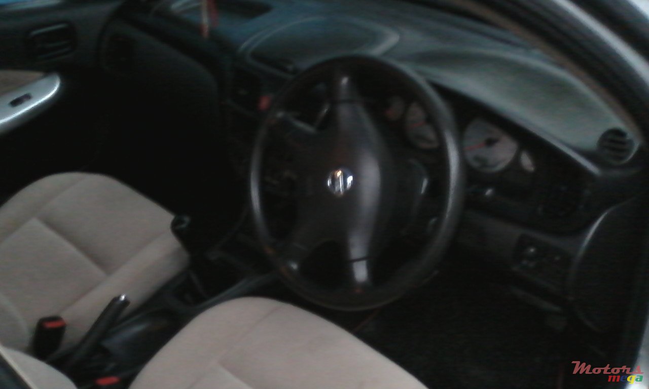 2005' Nissan Sunny photo #3