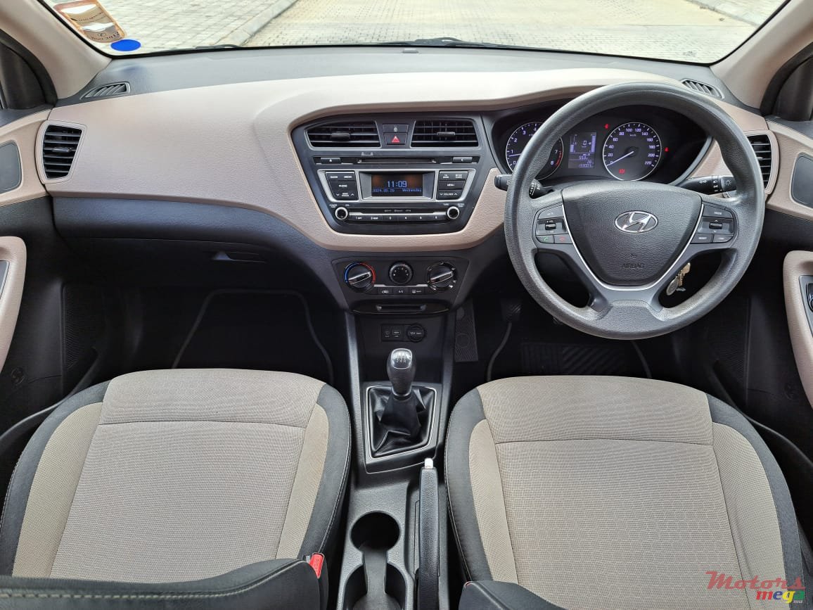 2016' Hyundai i20 photo #6