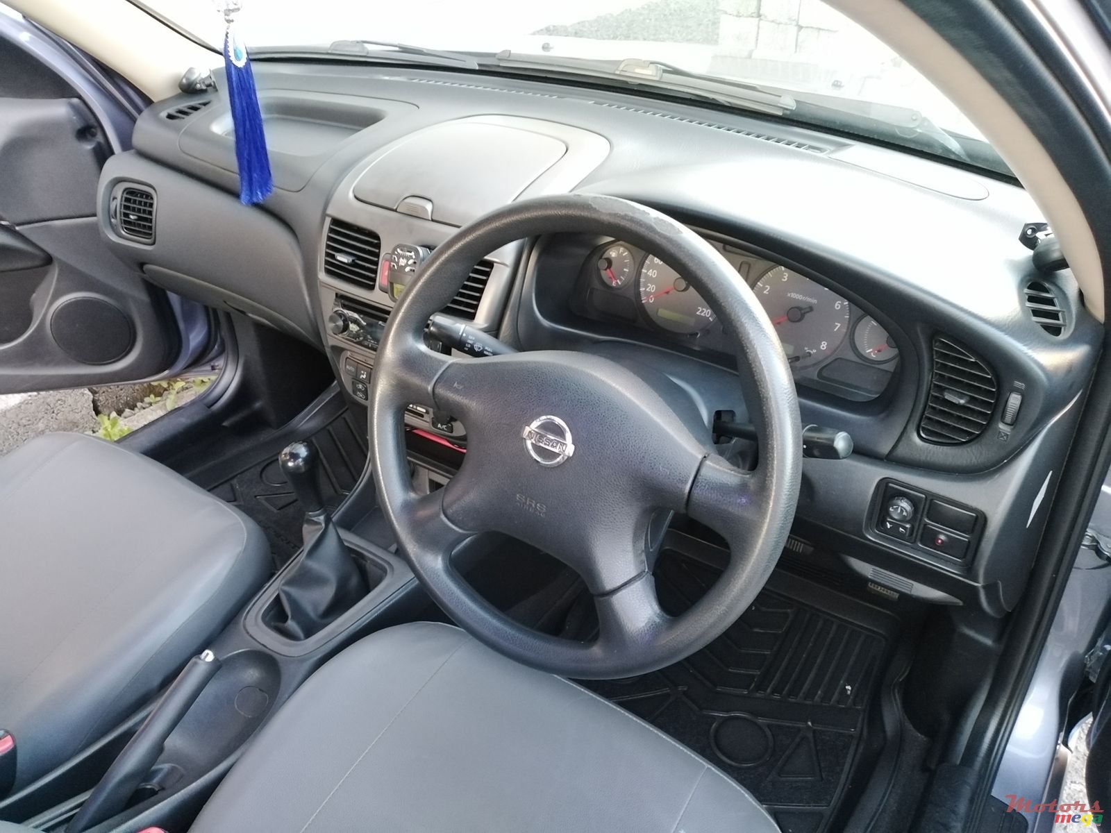 2003' Nissan N17 photo #5