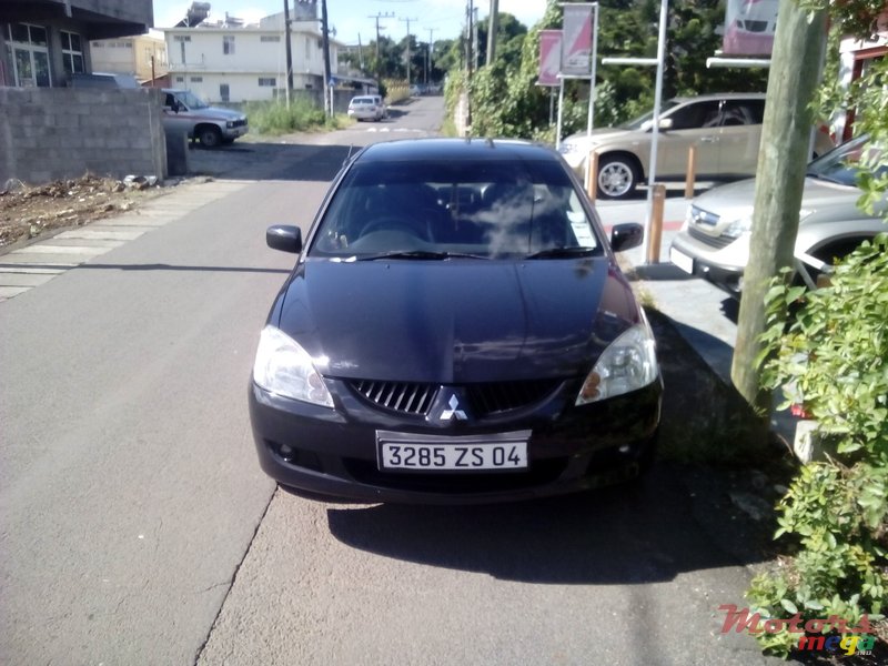 2004' Mitsubishi Lancer photo #1