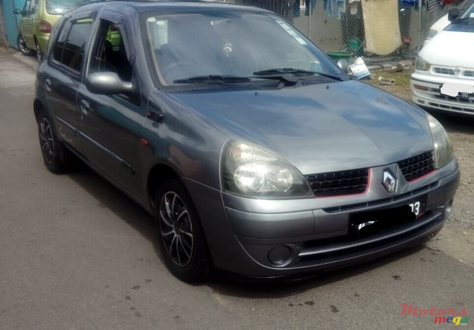 2003' Renault Clio photo #1