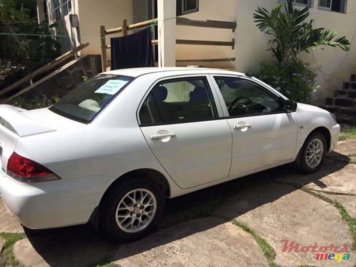 2010' Mitsubishi Lancer photo #1