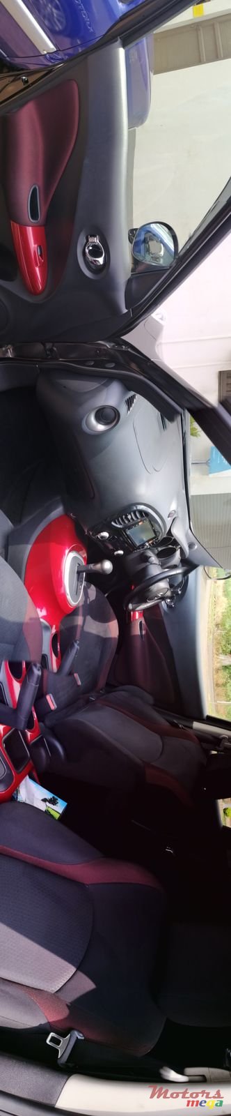 2012' Nissan Juke photo #7