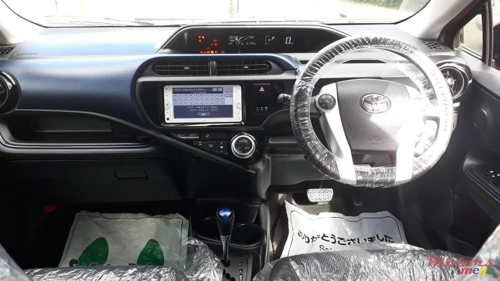 2016' Toyota Aurion Aqua photo #2