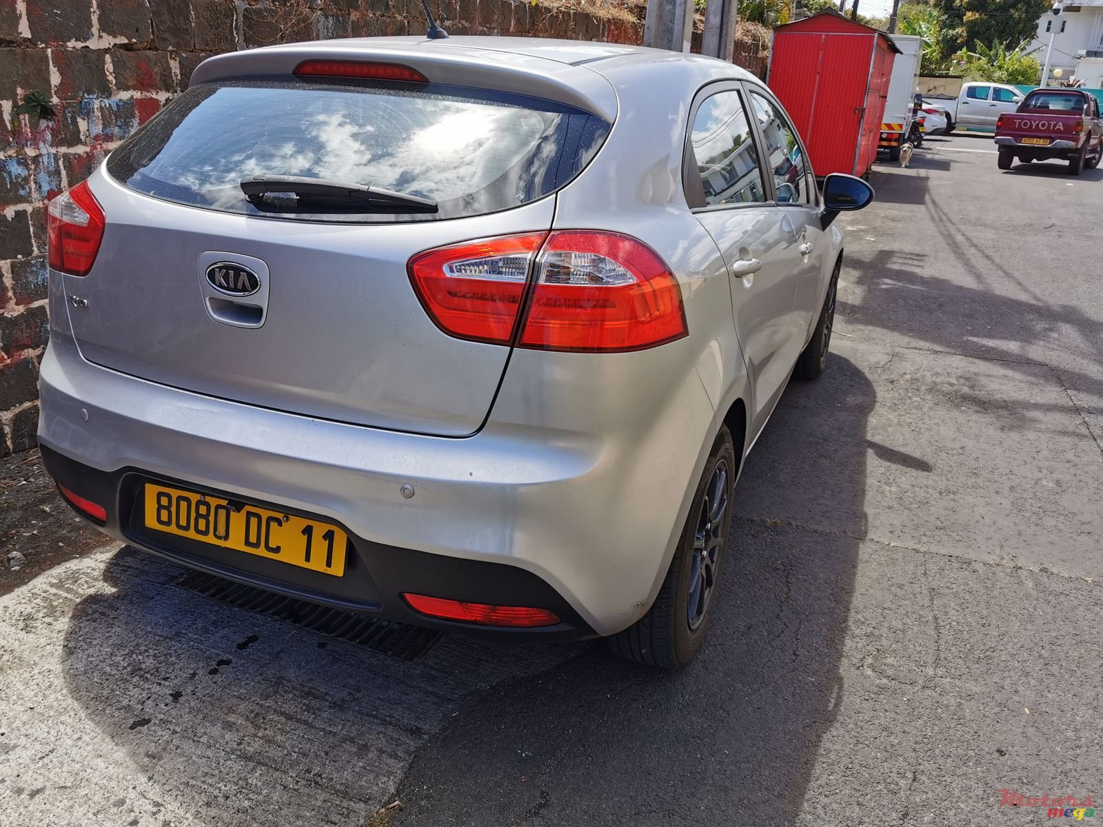 2011' Kia Rio photo #1