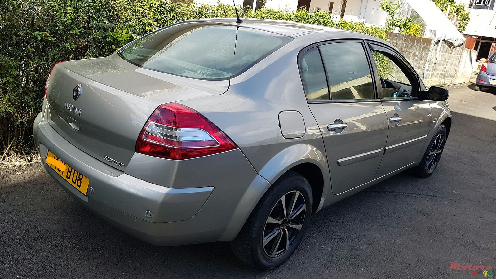 2008' Renault Megane Berlin photo #3
