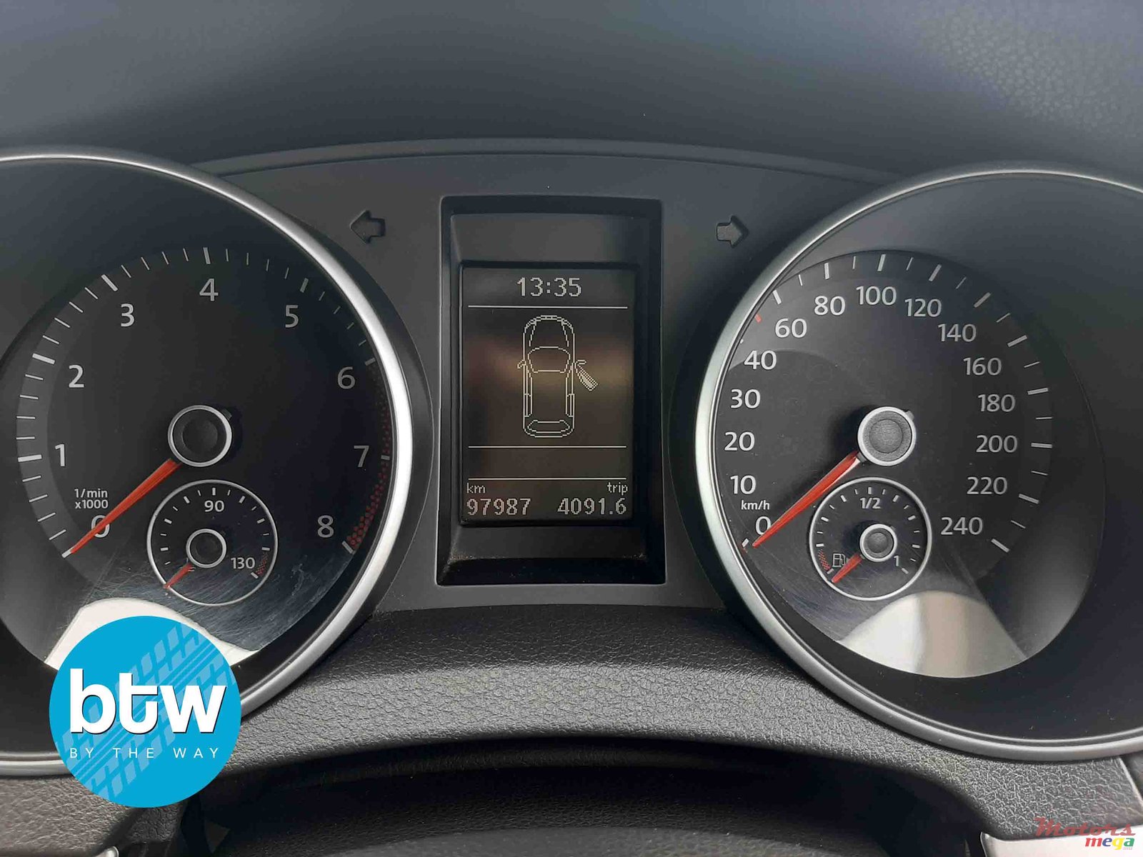 2011' Volkswagen Golf VI photo #7