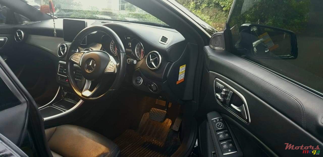 2015' Mercedes-Benz CLA 180 photo #5
